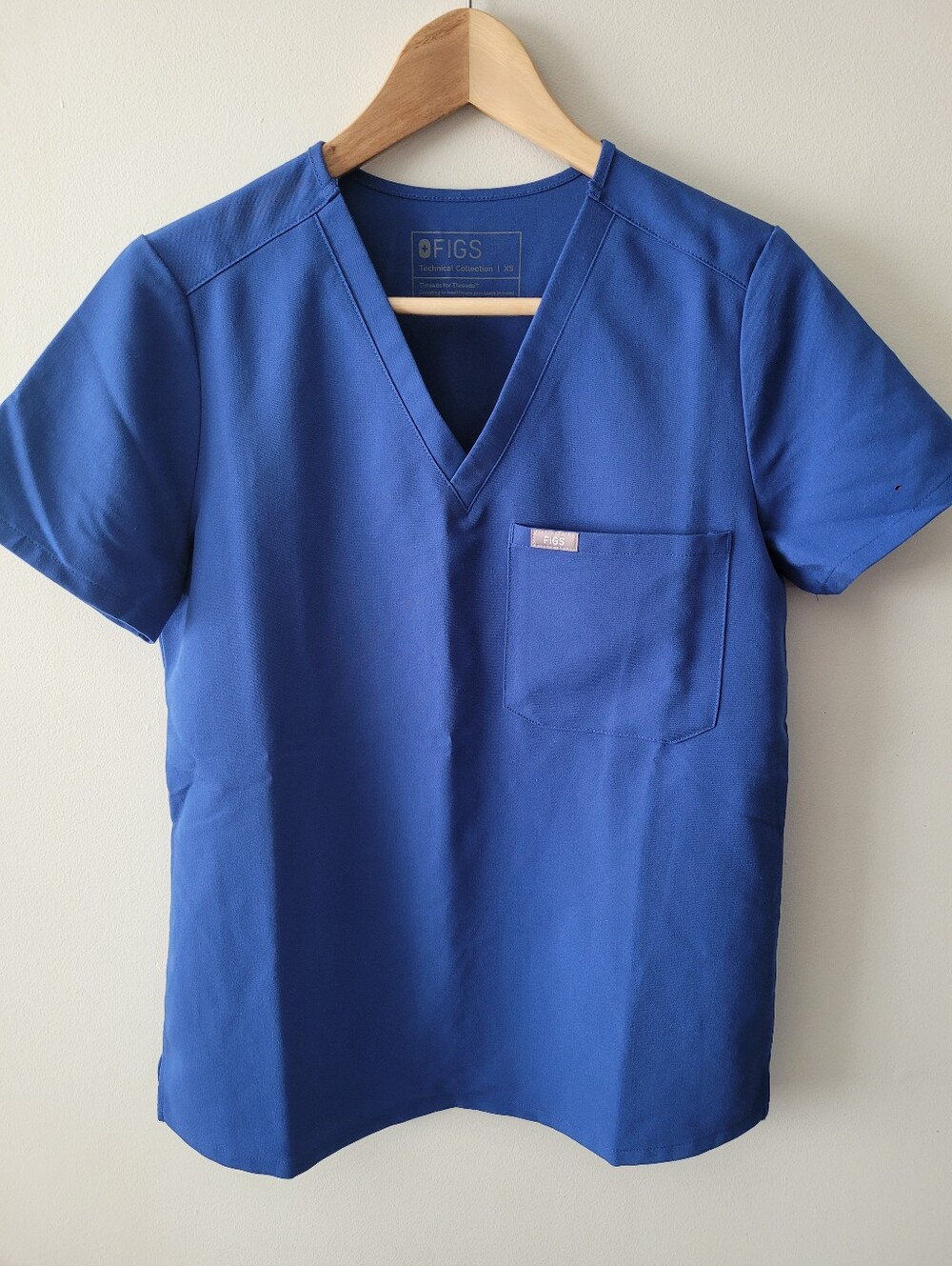 Figs XS Catarina Blue Scrub Top *flaw*